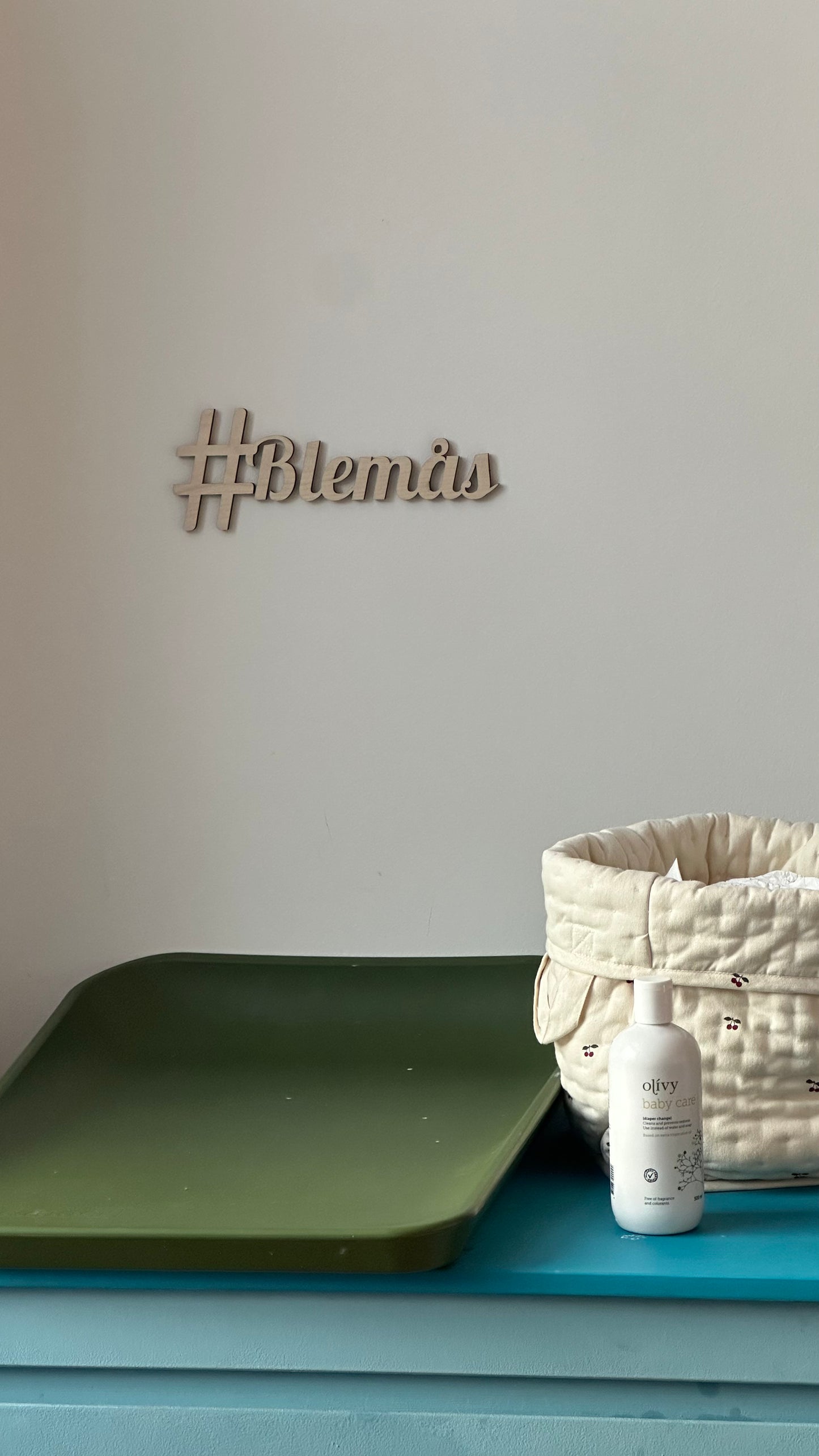 Blemås skilt til puslebordet