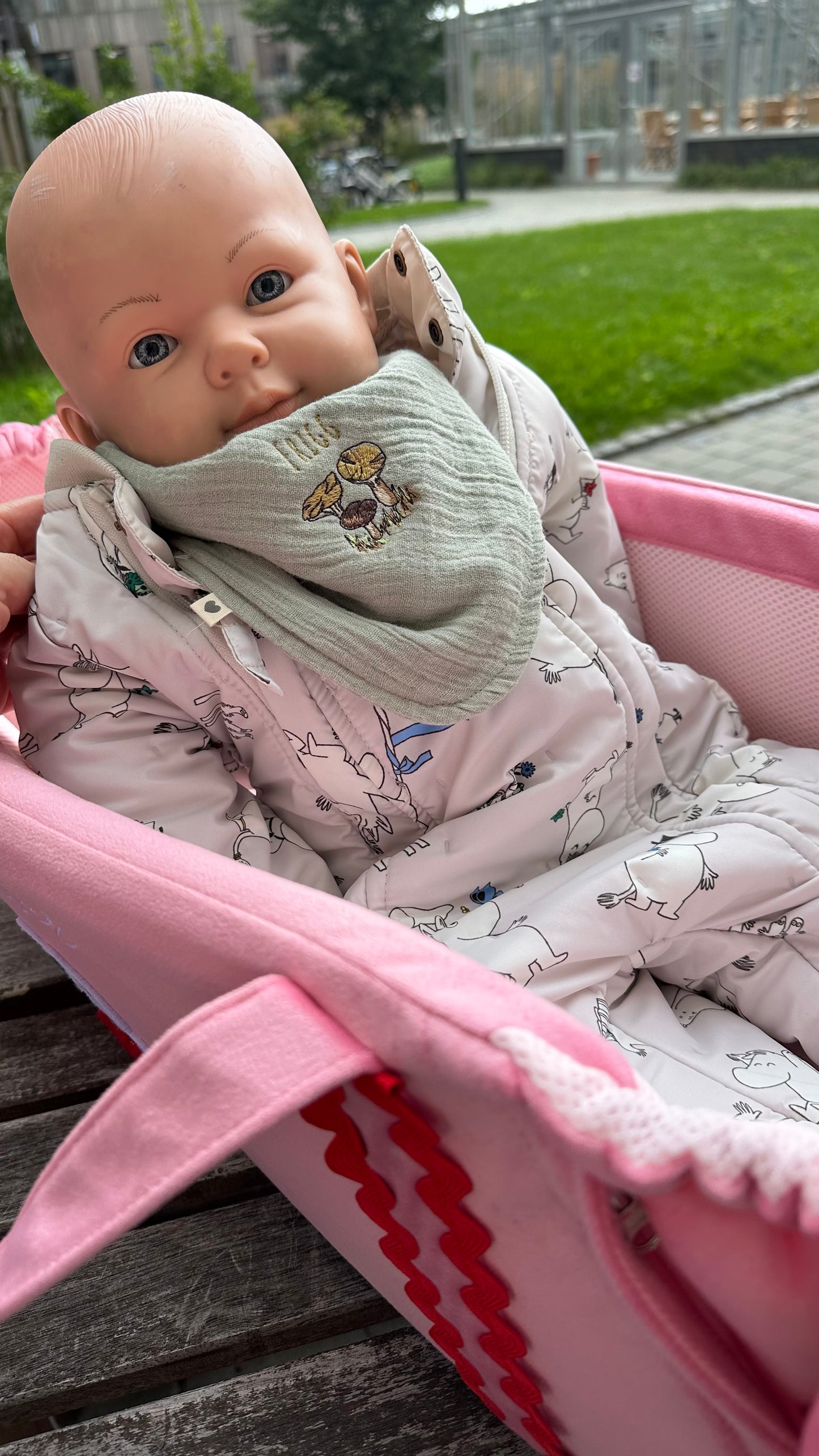 BIBS savlesmæk med efterårs svampe og navn
