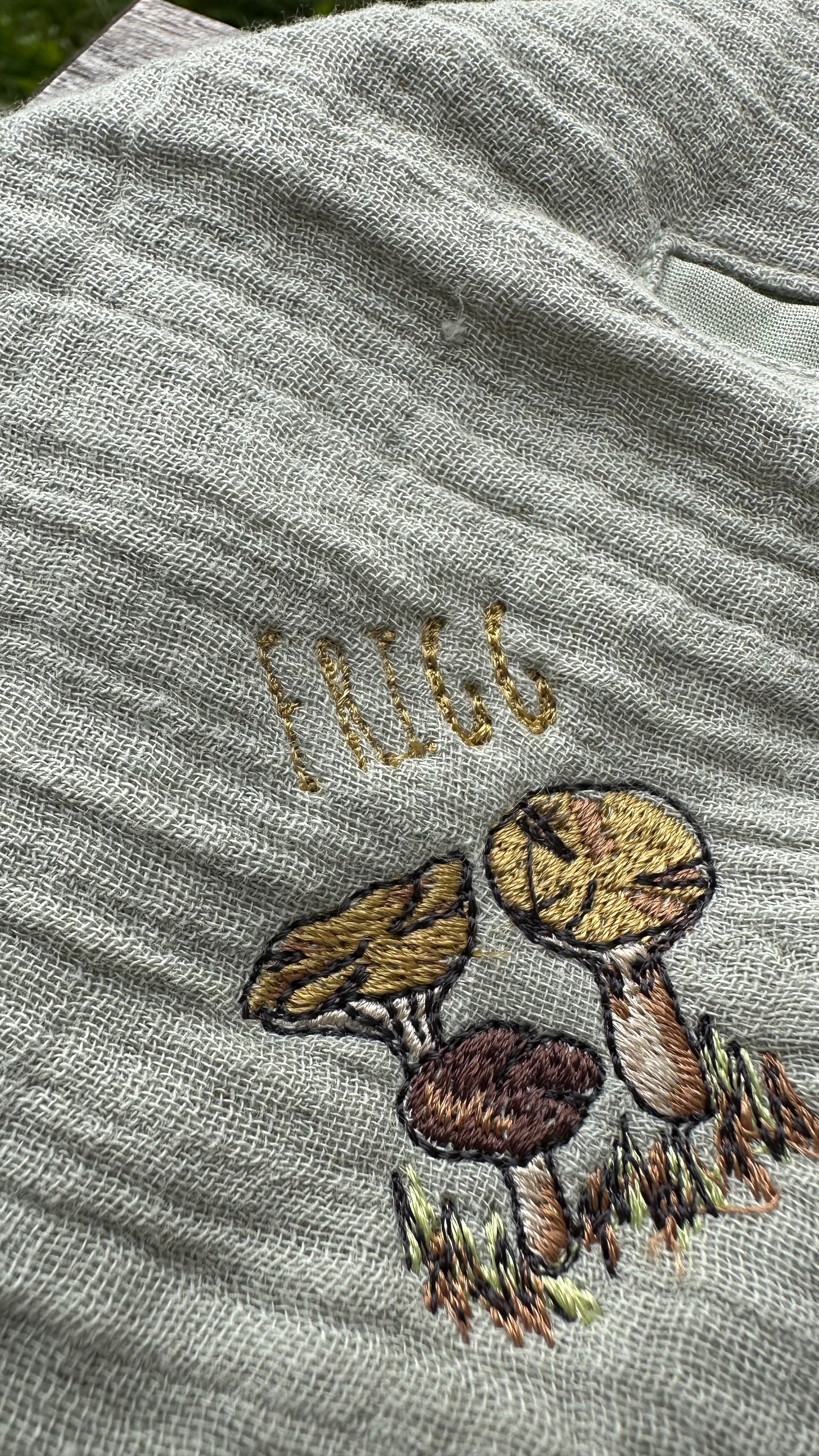 BIBS savlesmæk med efterårs svampe og navn